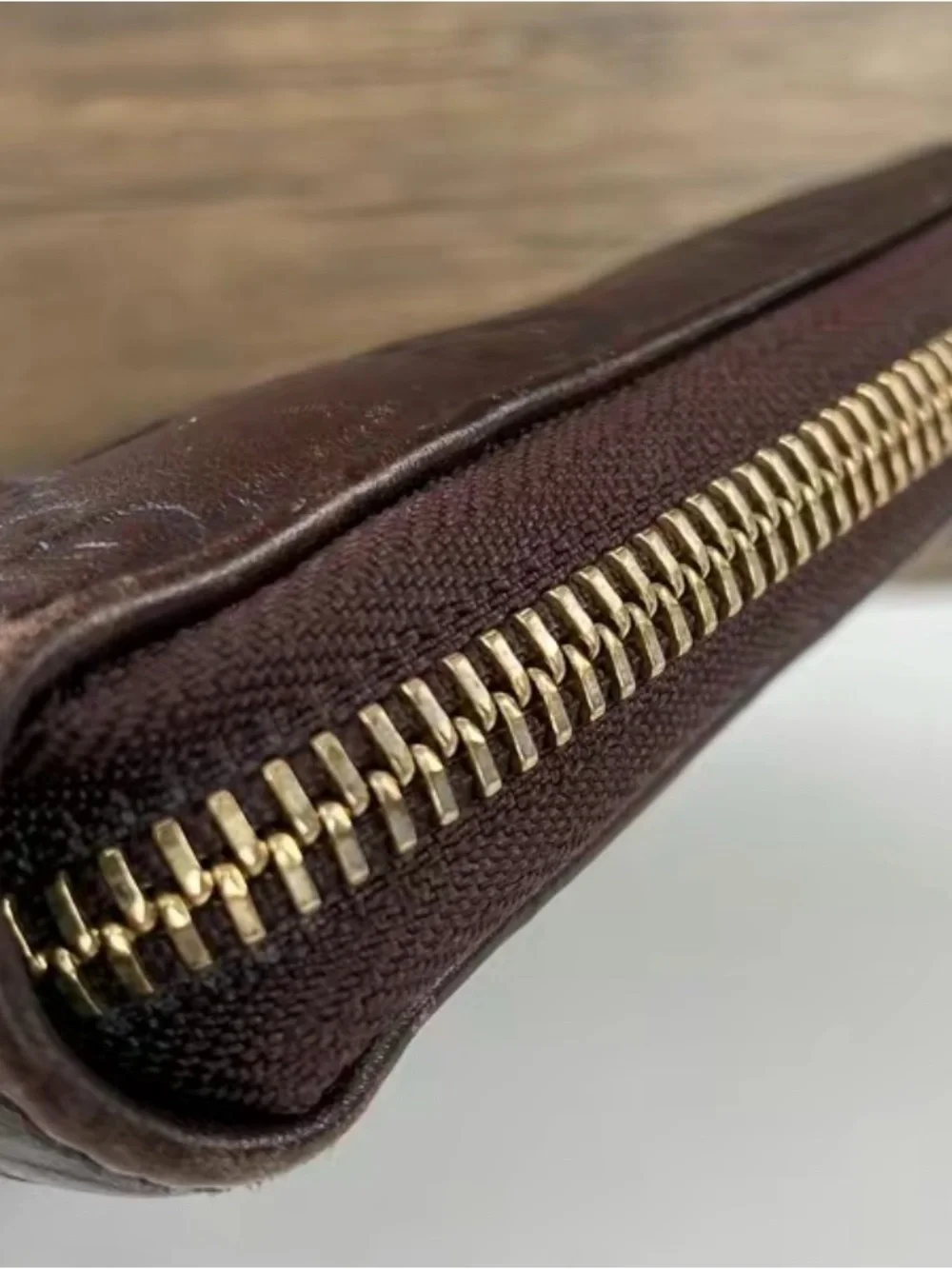 Gucci Dark Brown Embossed GG Zip Wallet - Picture 3 of 7